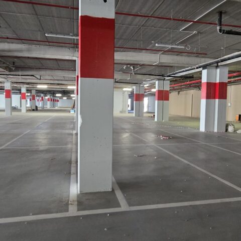 realizzazione pavimentazioni in resina per box commerciali roma