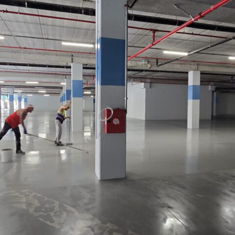 realizzazione pavimentazioni in resina per box commerciali roma