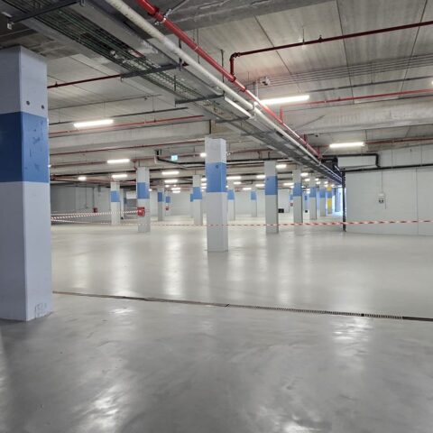 realizzazione pavimentazioni in resina per box commerciali roma
