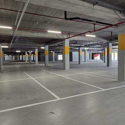 realizzazione pavimentazioni in resina per box commerciali roma