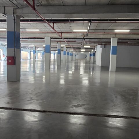 realizzazione pavimentazioni in resina per box commerciali roma