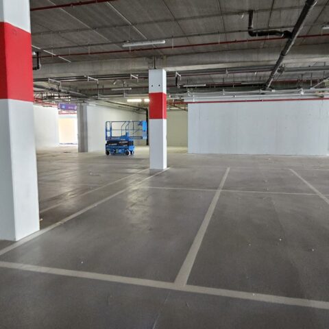 realizzazione pavimentazioni in resina per box commerciali roma