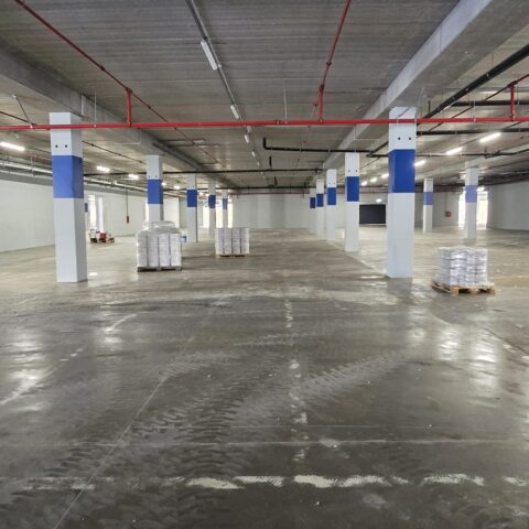 realizzazione pavimentazioni in resina per box commerciali roma