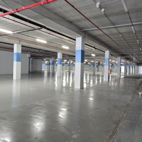 realizzazione pavimentazioni in resina per box commerciali roma